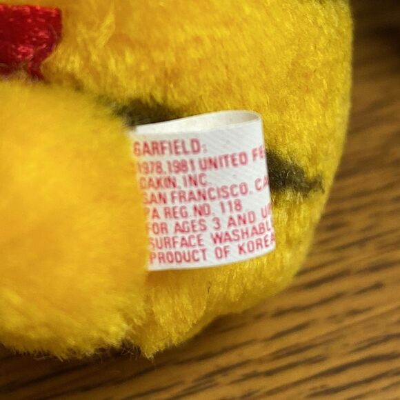 Vintage 1978 Garfield “Tempt Me Please” Plush a grabber Hugger 3 1/2” High - Picture 5 of 7